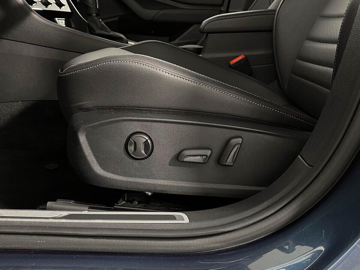 Volkswagen Jetta 2019, голубой