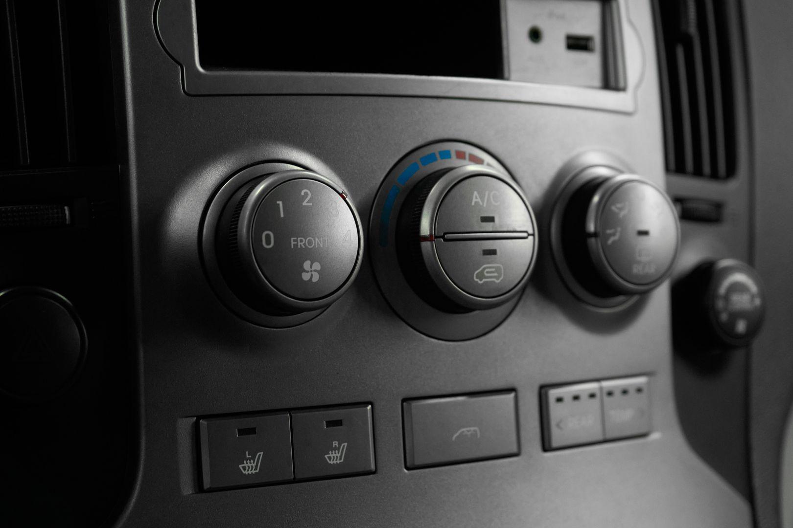Hyundai Grand Starex 2011, черный