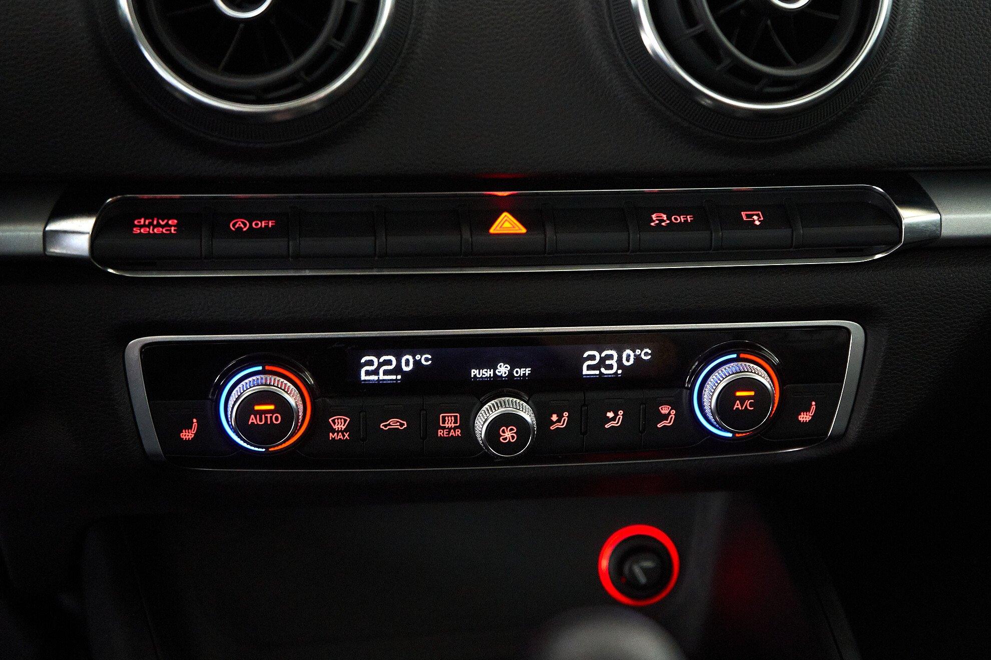 Audi A3 2013, черный