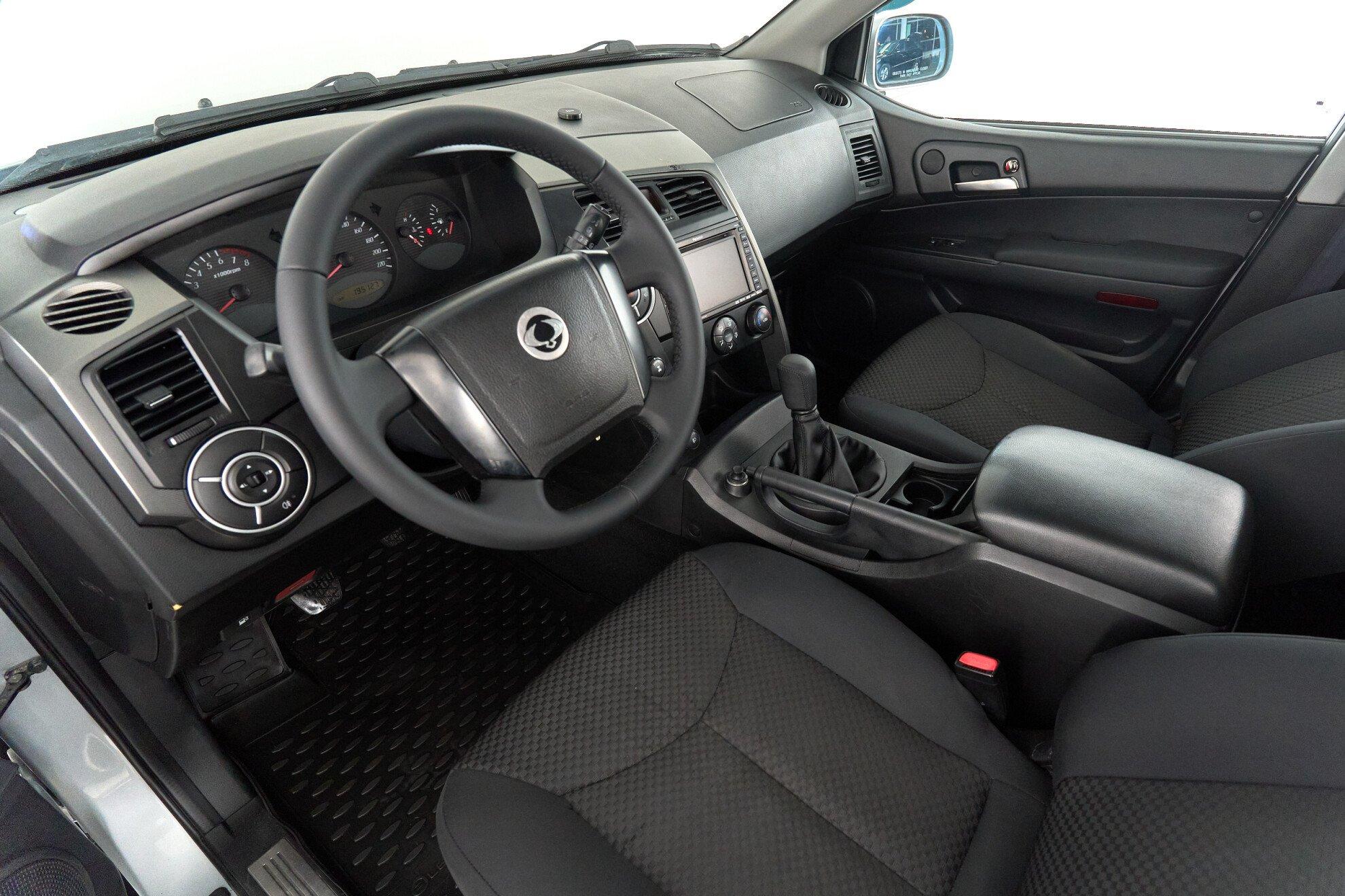 SsangYong Kyron 2014, серебряный