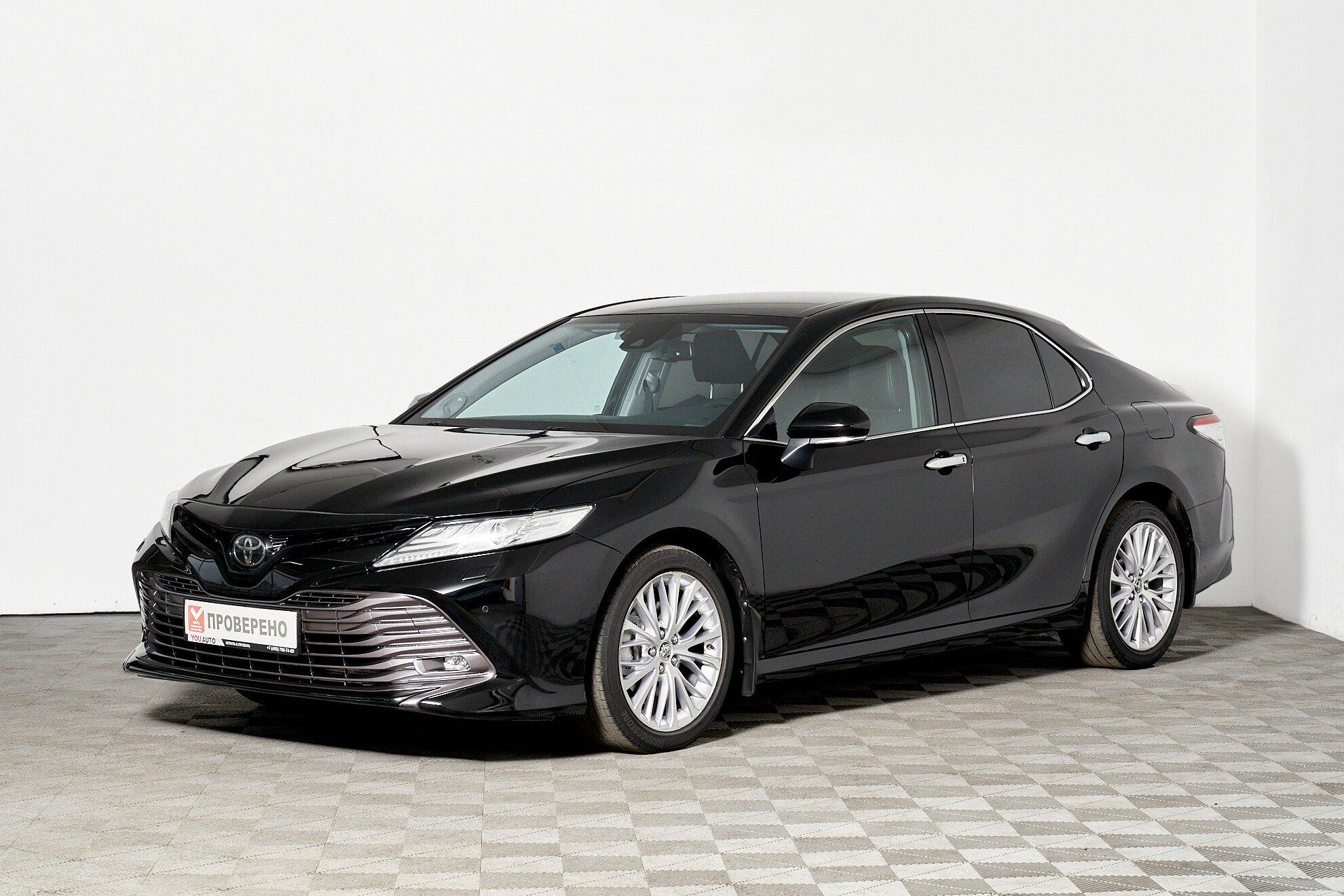 Toyota Camry 2021, черный