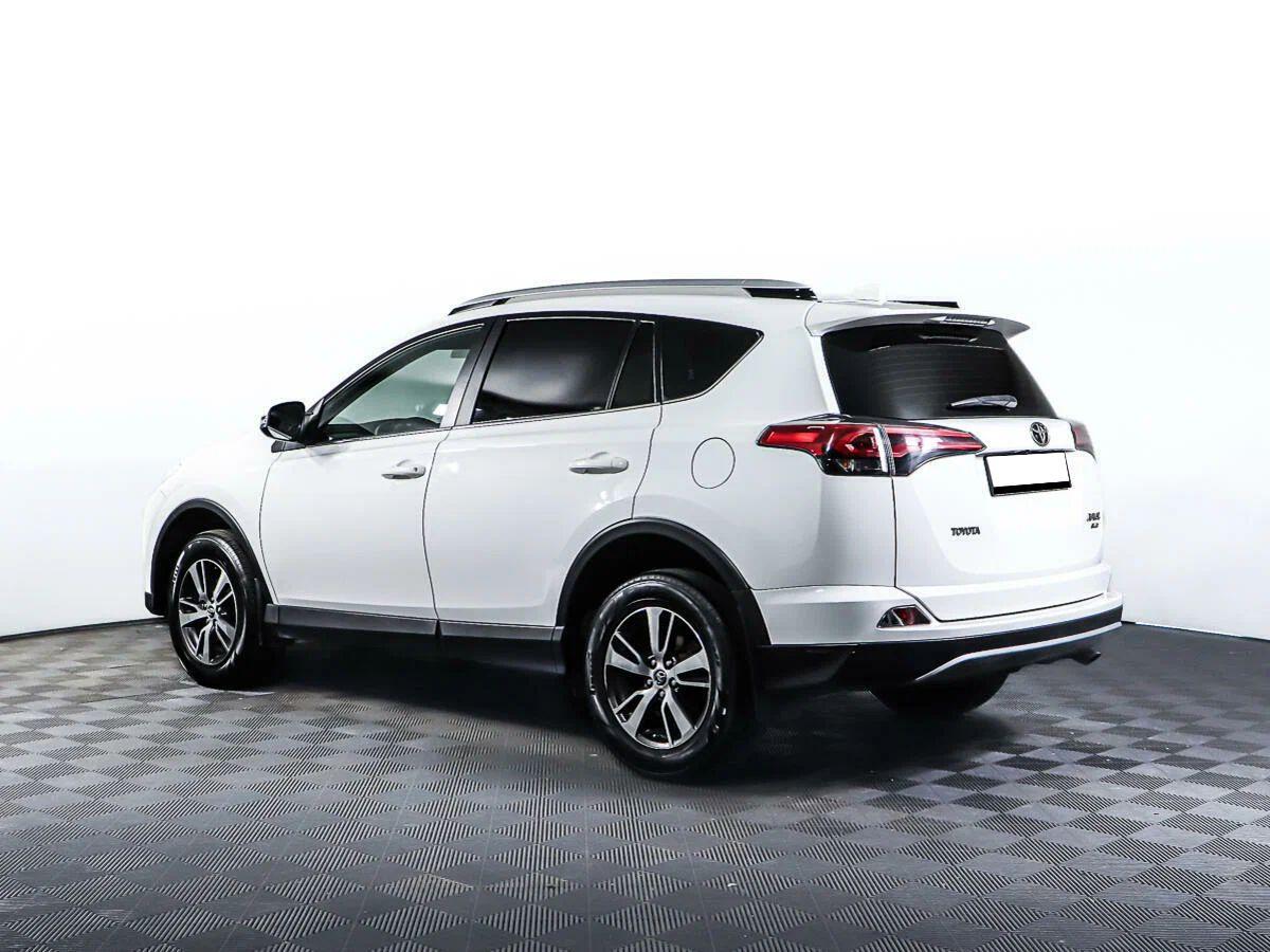 Toyota RAV4 2018, белый