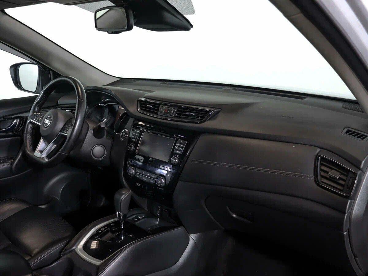 Nissan X-Trail 2021, серебряный