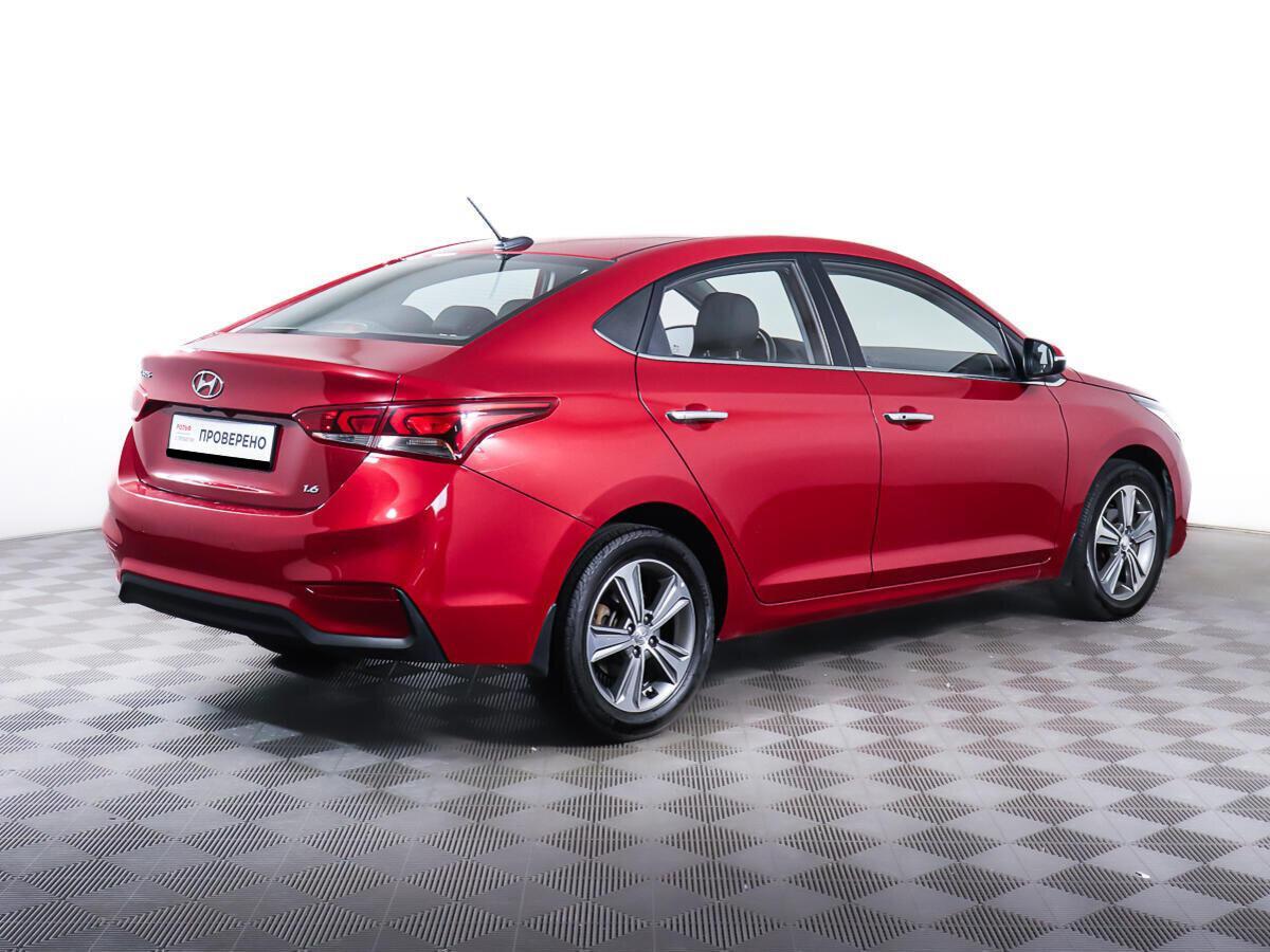Hyundai Solaris 2018, красный