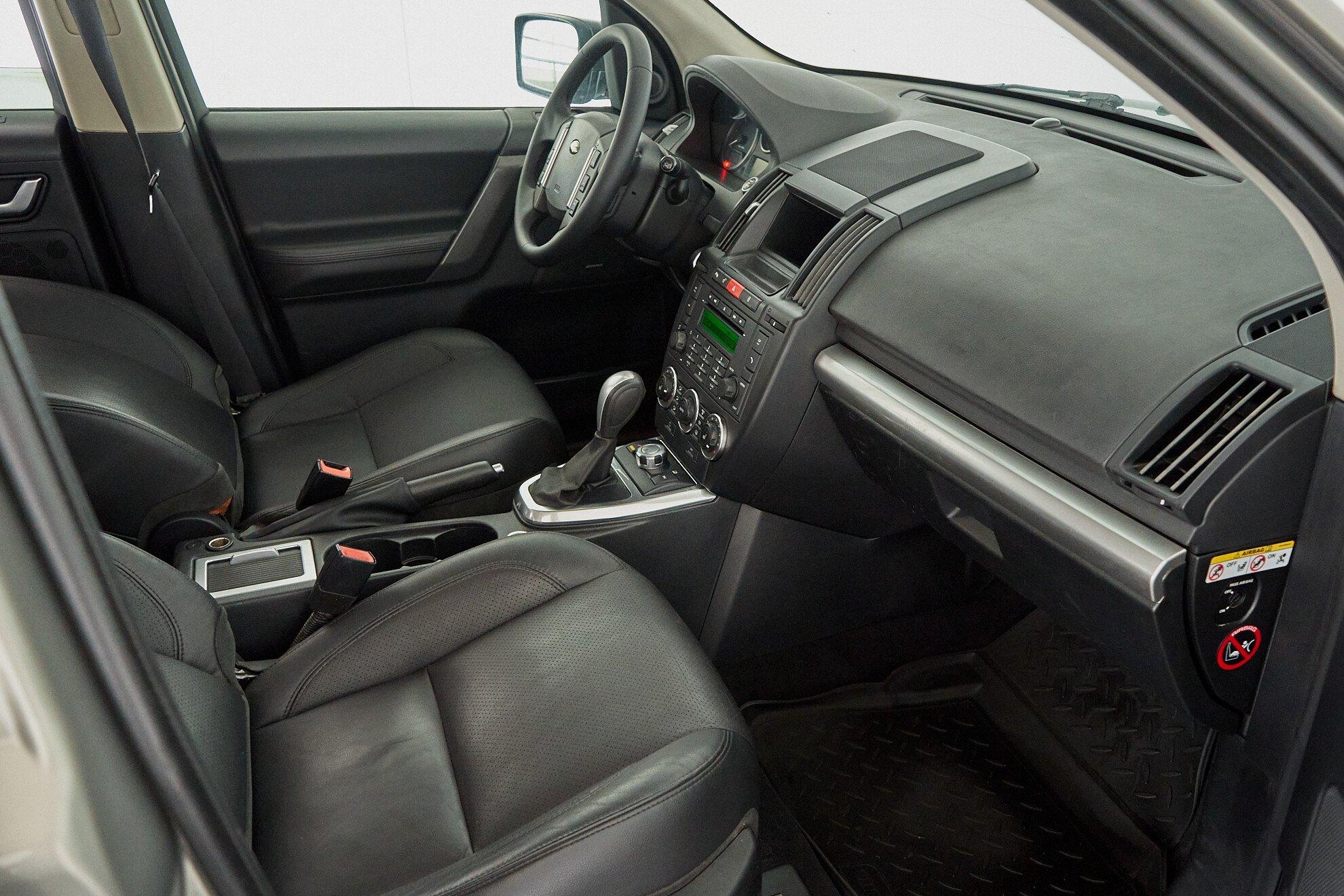 Land Rover Freelander 2010, серый