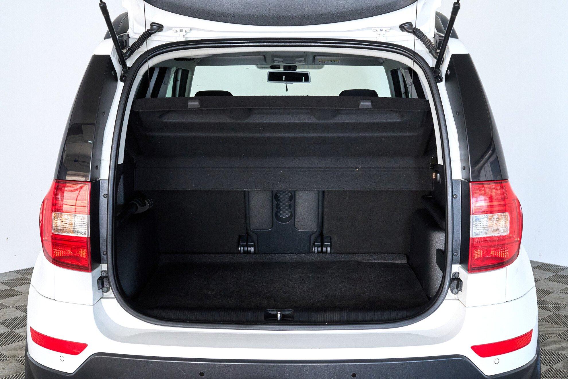 Skoda Yeti 2015, белый