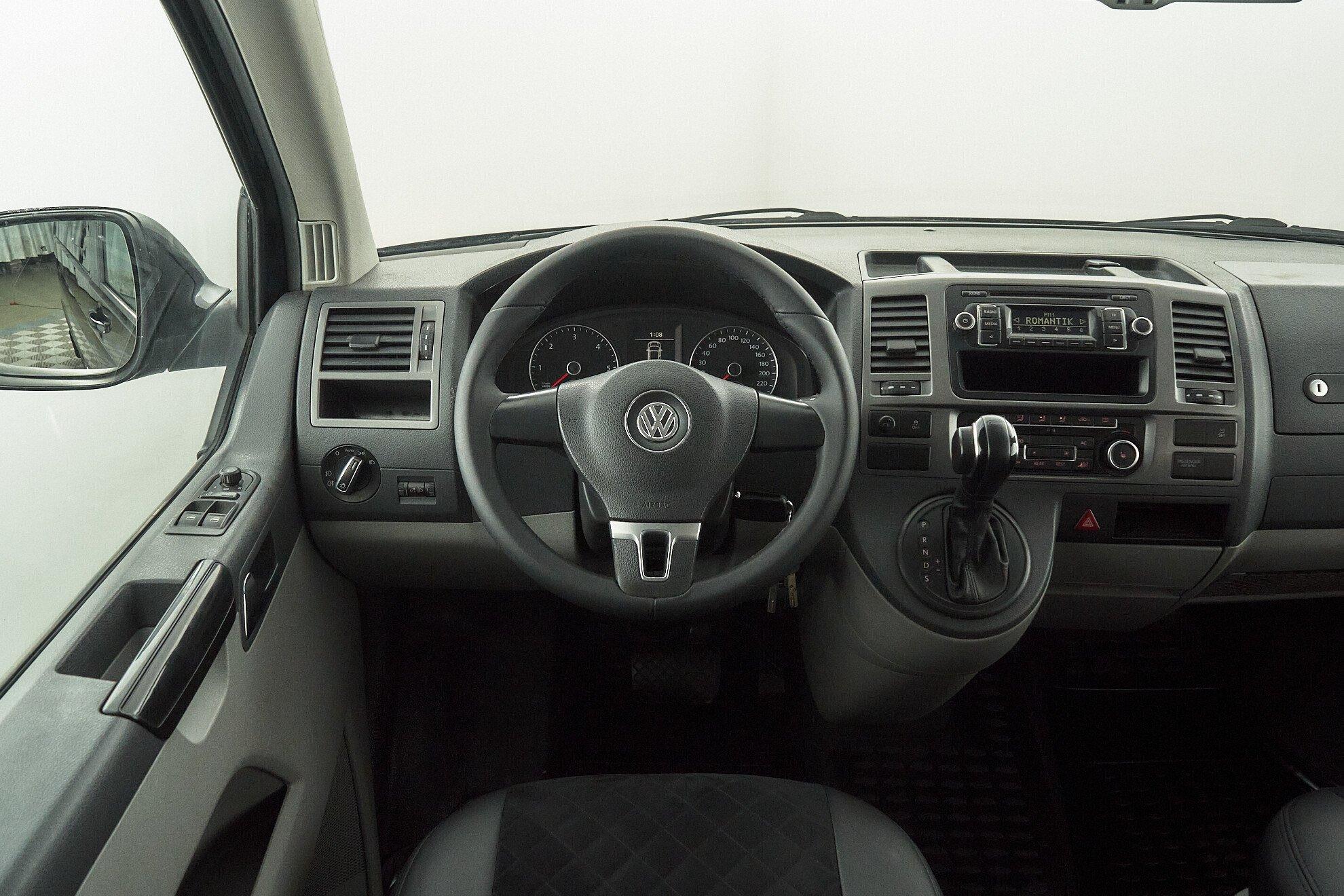 Volkswagen Caravelle 2011, черный