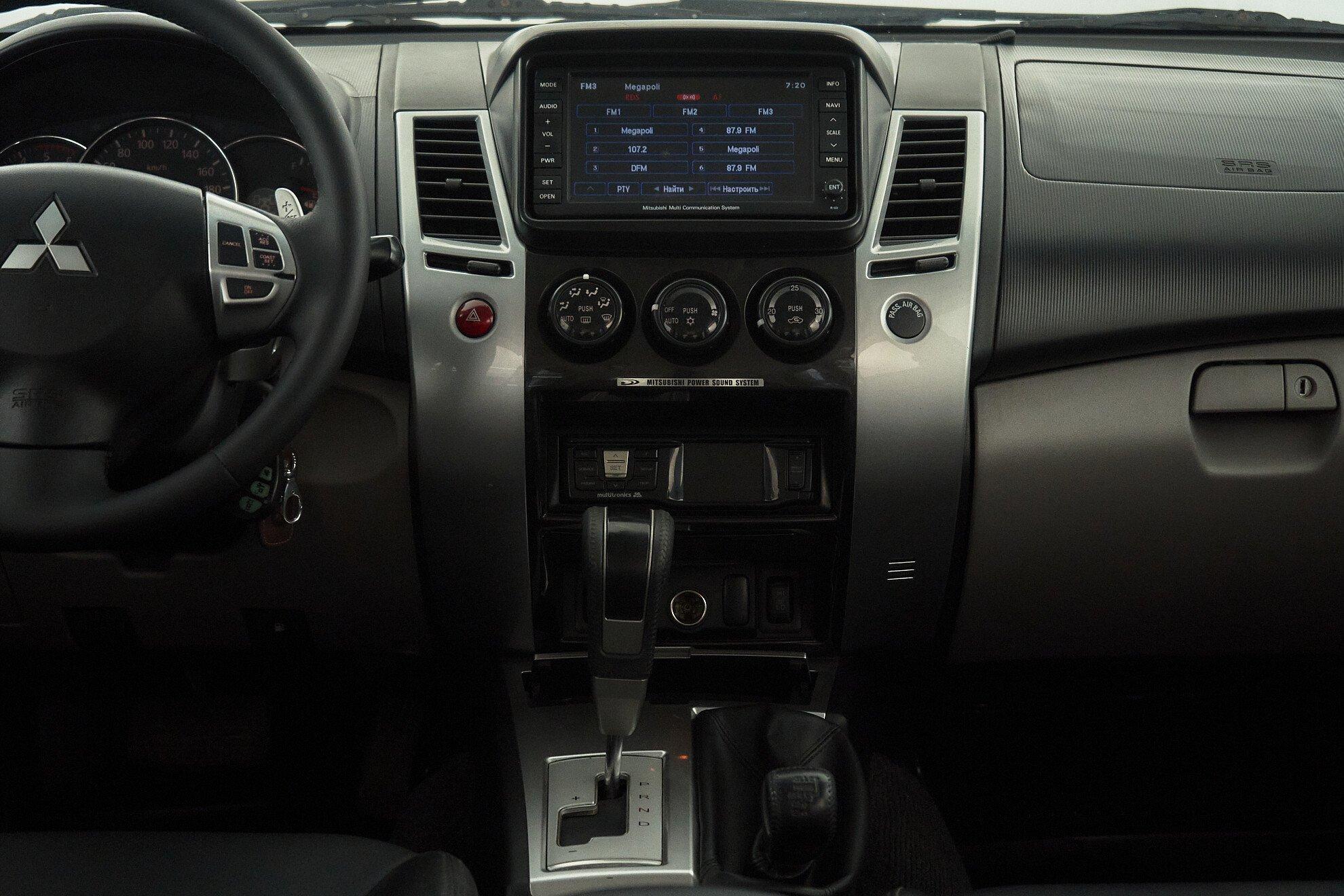 Mitsubishi Pajero Sport 2012, синий