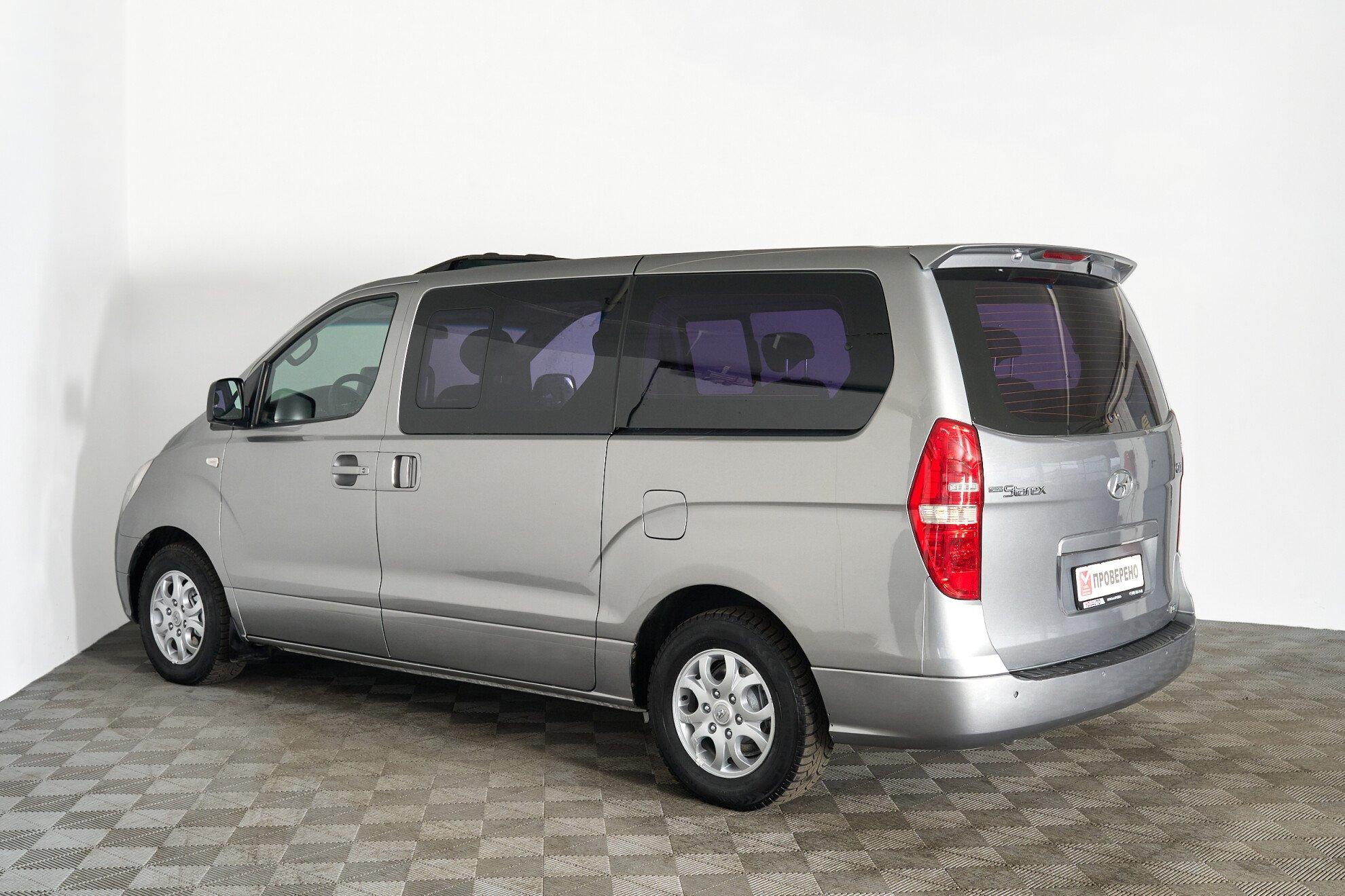 Hyundai Grand Starex 2012, серебряный