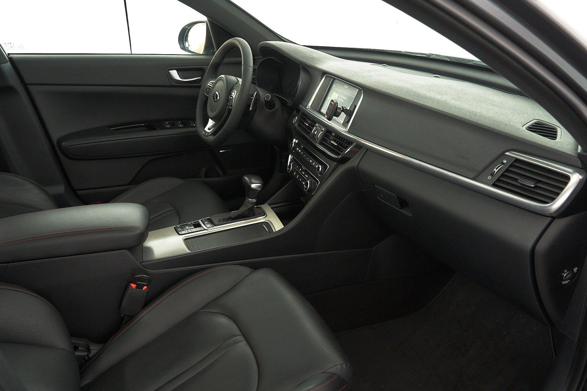 Kia Optima 2017, серый