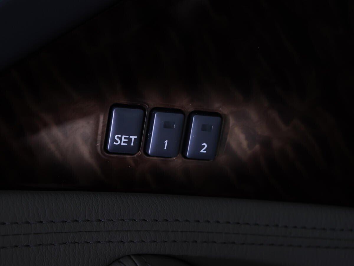 Nissan Patrol 2013, бежевый