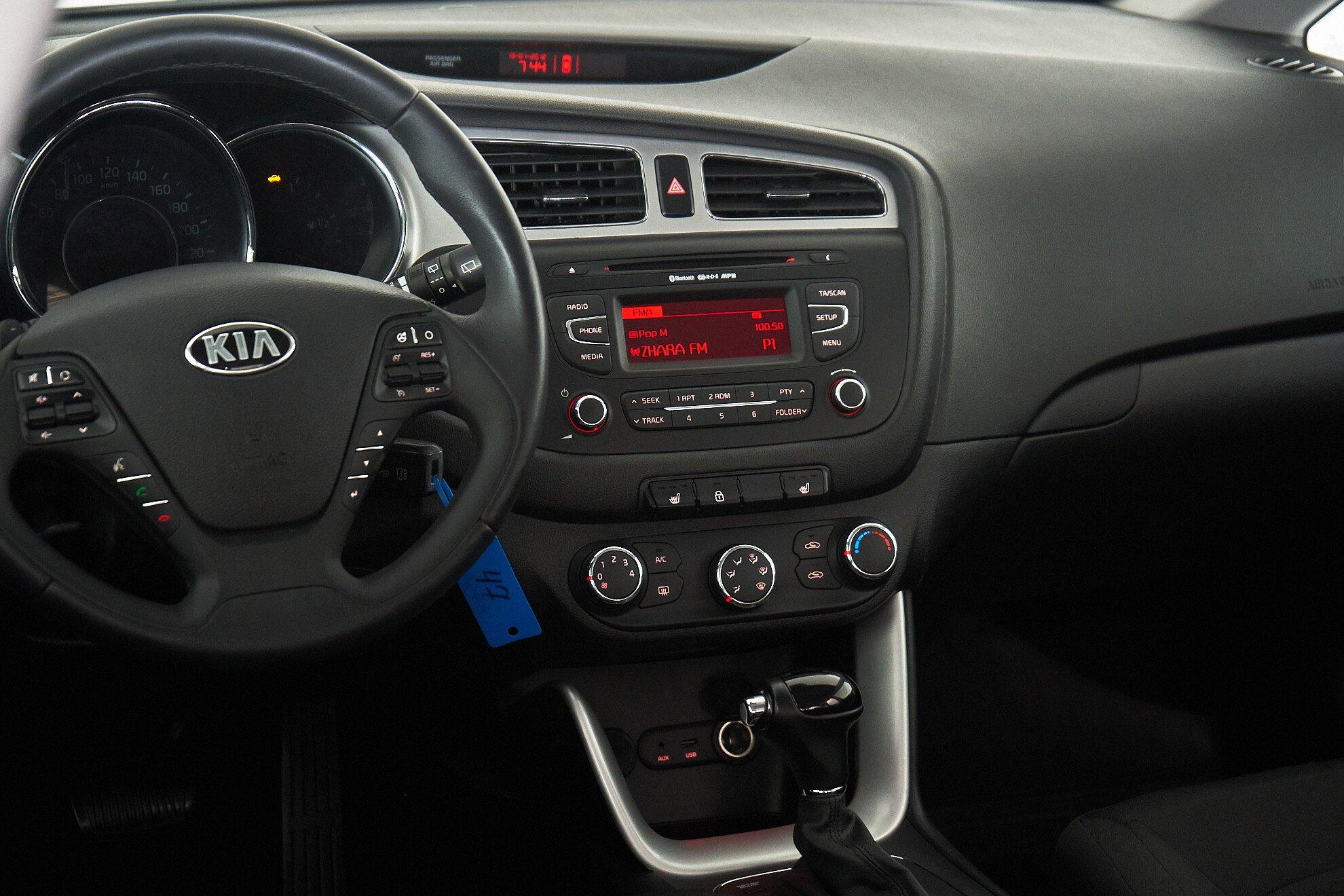 Kia Ceed 2017, синий