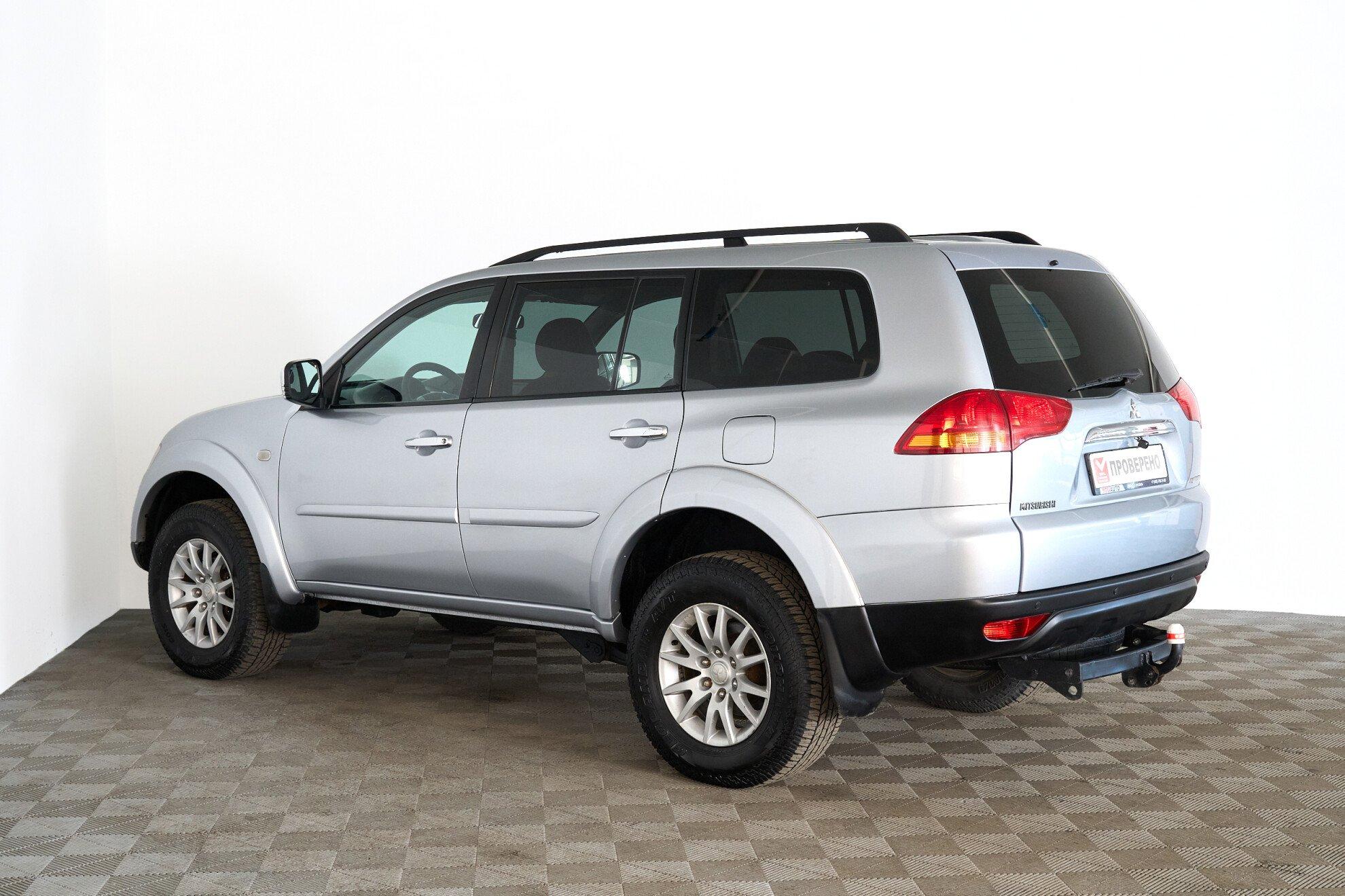 Mitsubishi Pajero Sport 2010, серебряный