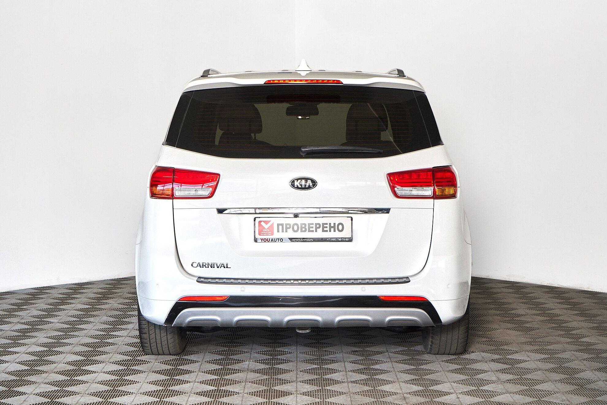 Kia Carnival 2017, белый