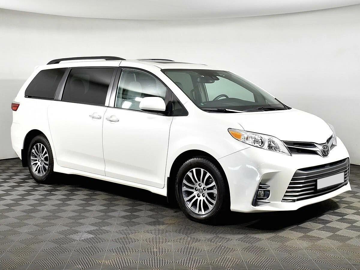 Toyota Sienna 2018, белый