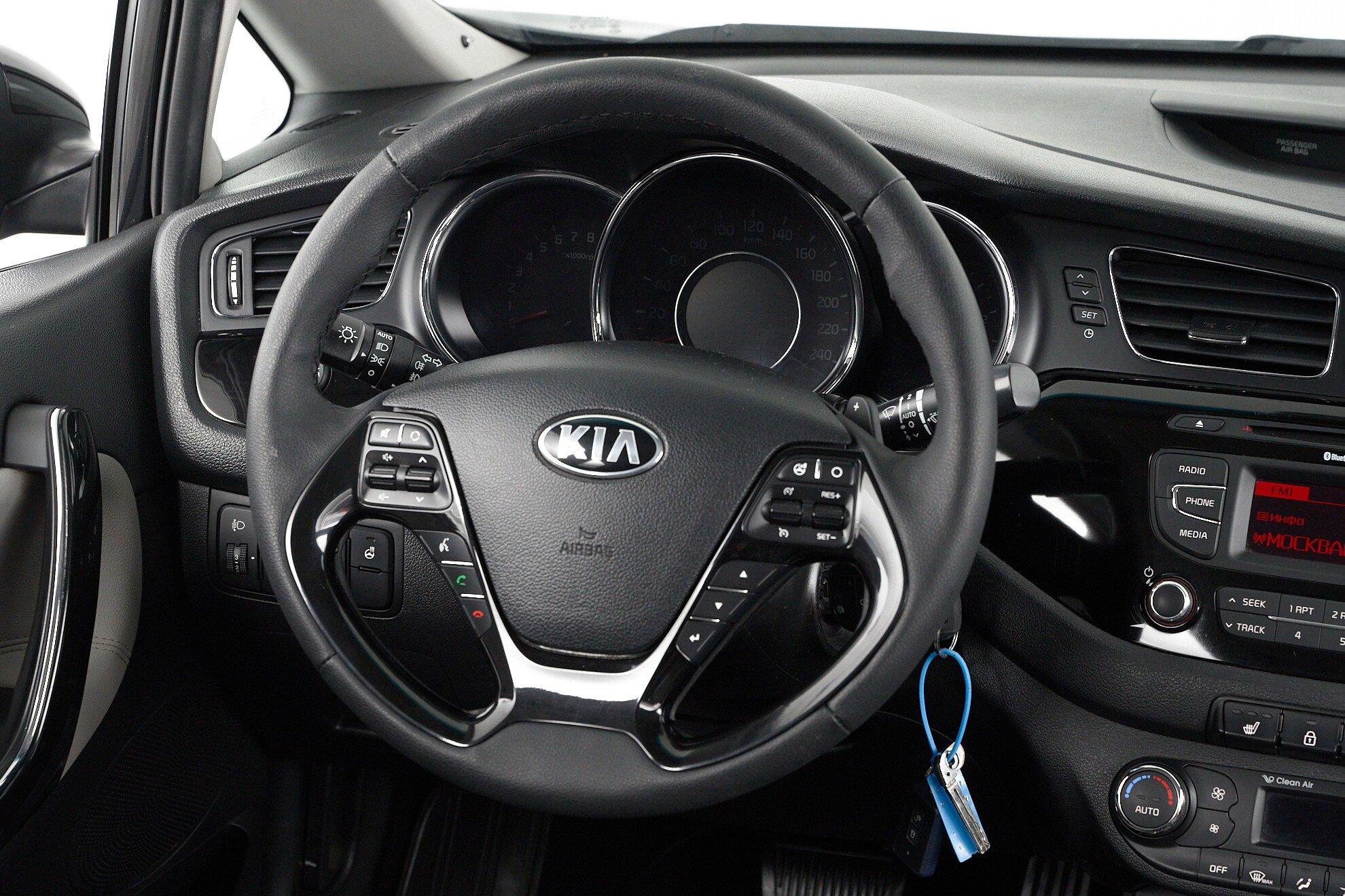 Kia Ceed 2015, черный