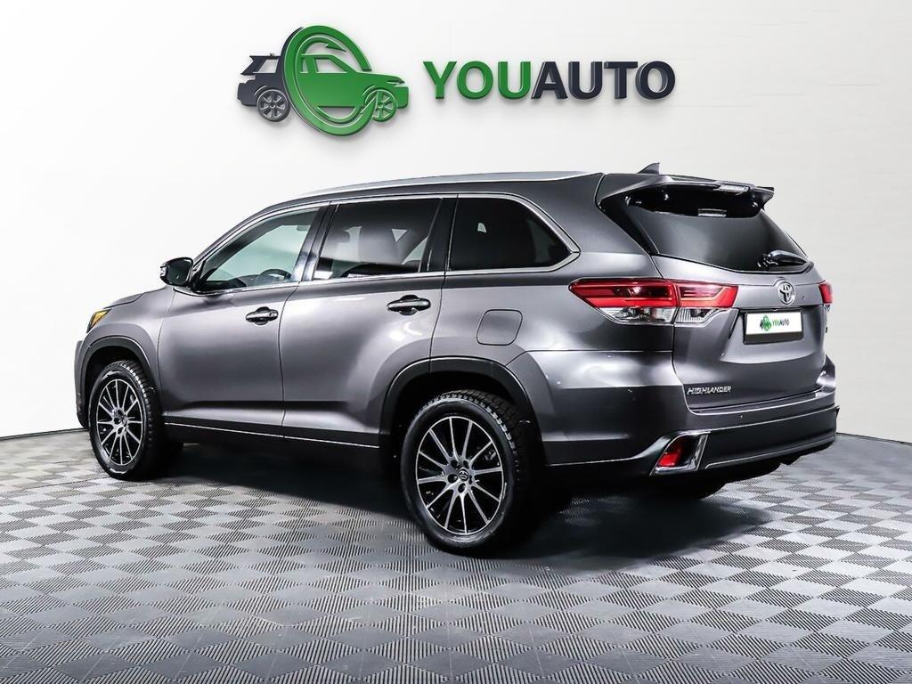 Toyota Highlander 2019, серый