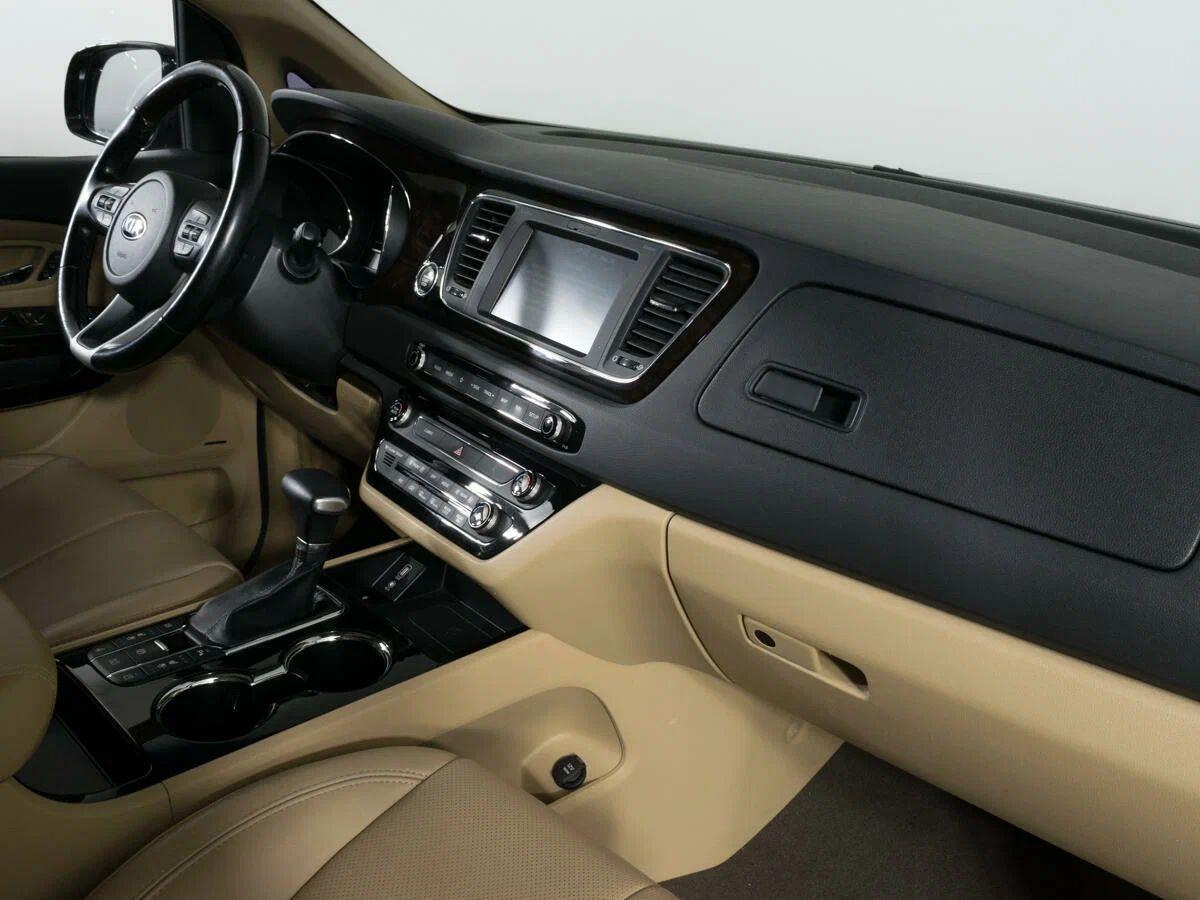 Kia Carnival 2017, черный