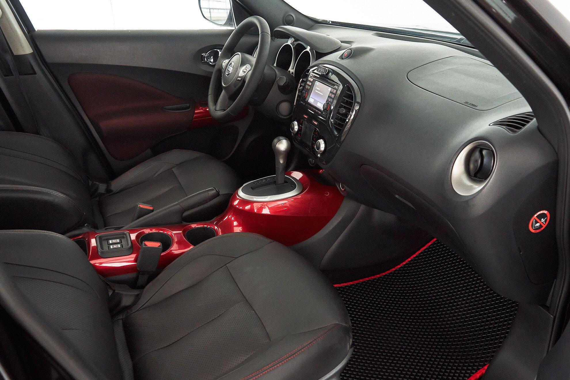 Nissan Juke 2011, черный