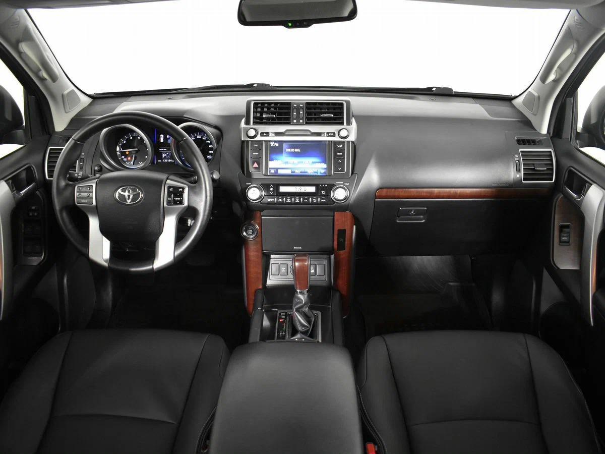 Toyota Land Cruiser Prado 2017, черный
