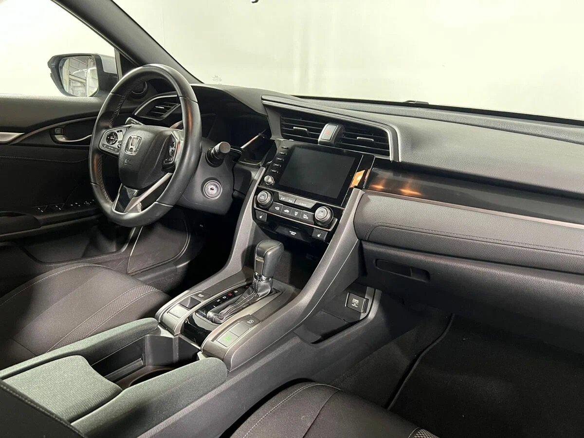 Honda Civic 2019, серебряный