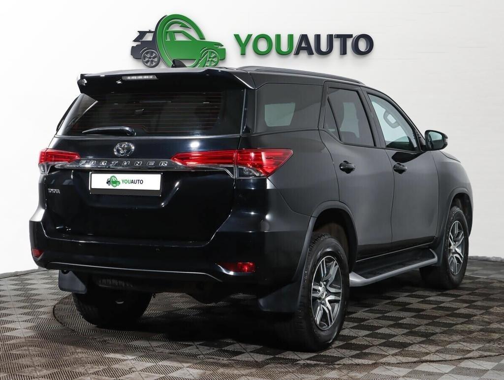 Toyota Fortuner 2020, черный