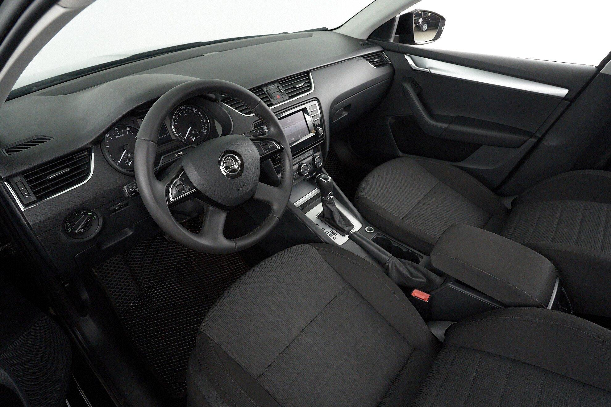 Skoda Octavia 2014, черный
