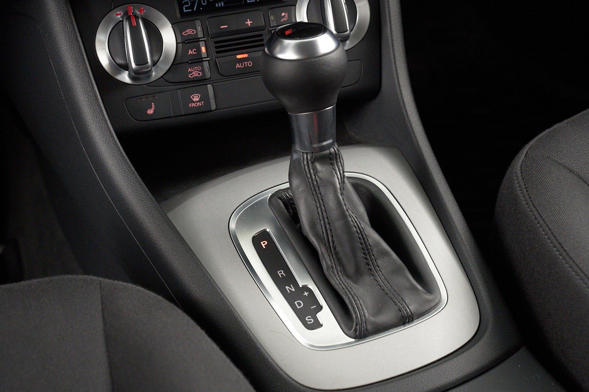 Audi Q3 2013, черный