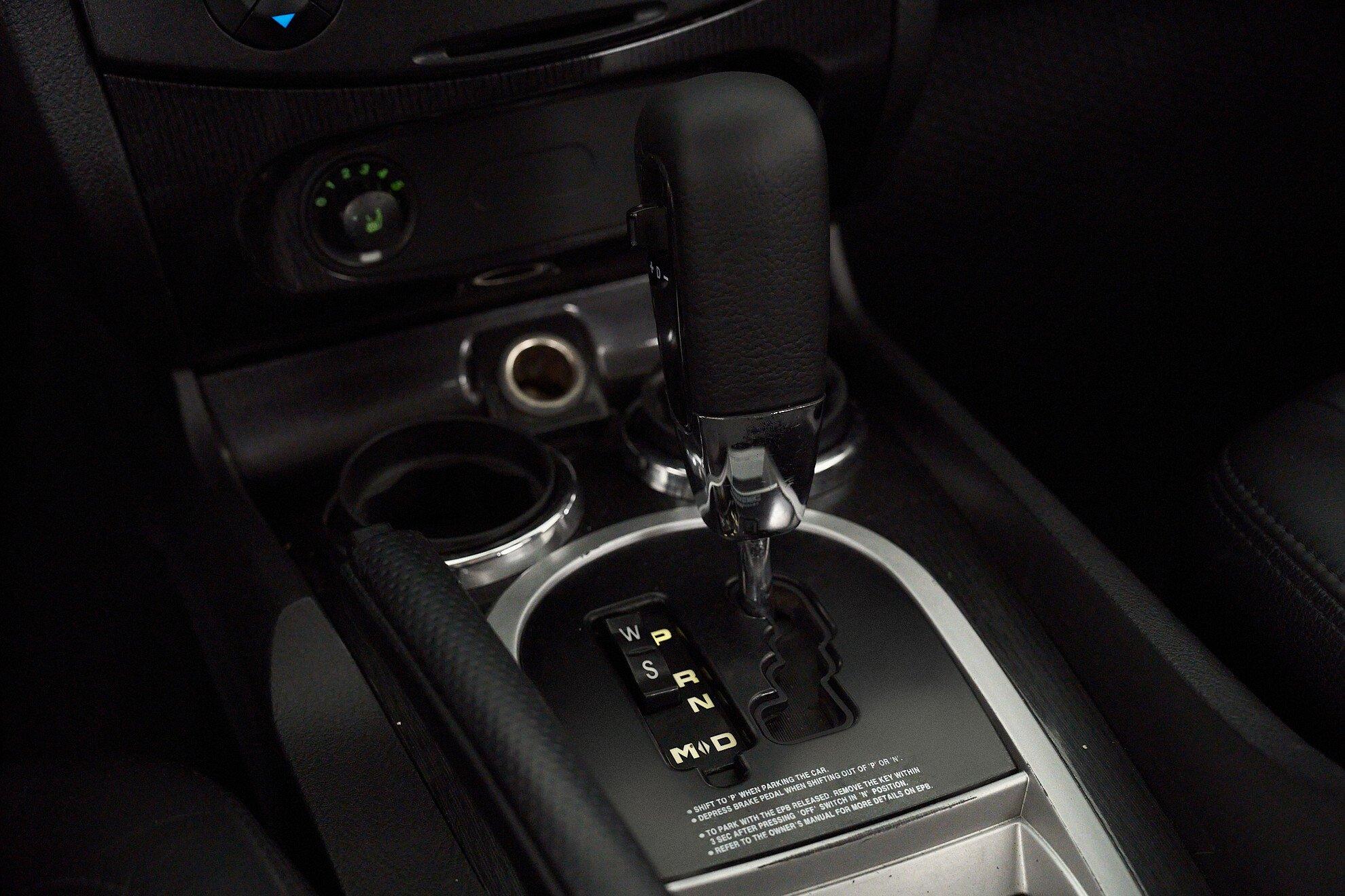SsangYong Rexton 2012, пурпурный