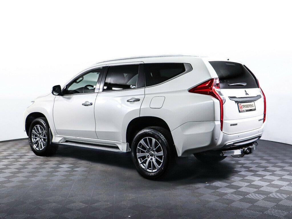 Mitsubishi Pajero Sport 2017, белый