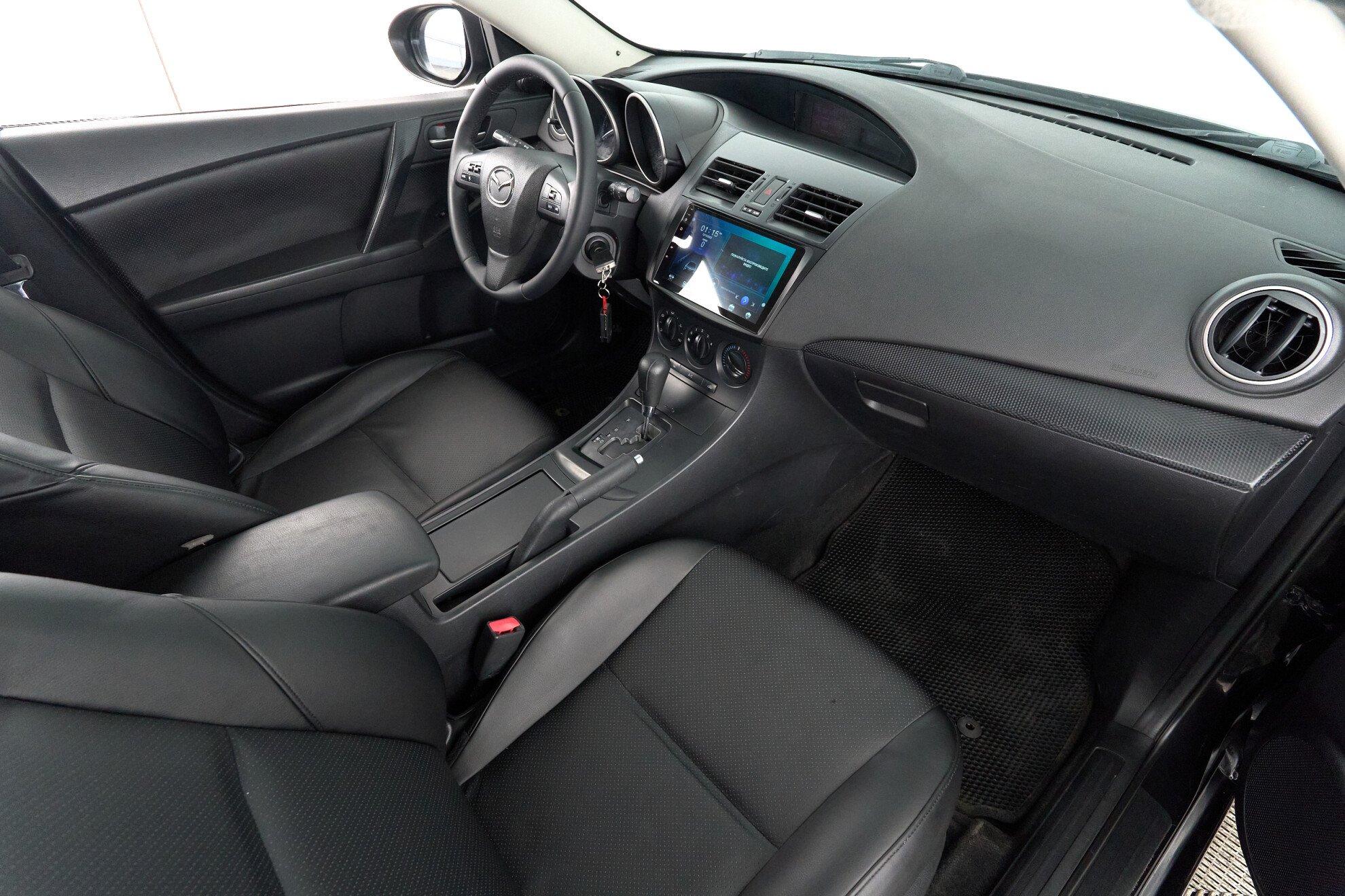 Mazda 3 2011, черный