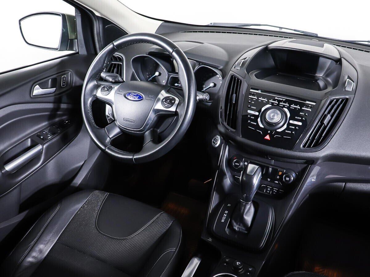 Ford Kuga 2016, зеленый