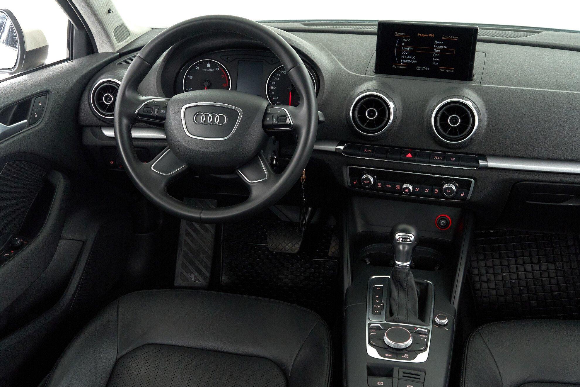 Audi A3 2014, белый