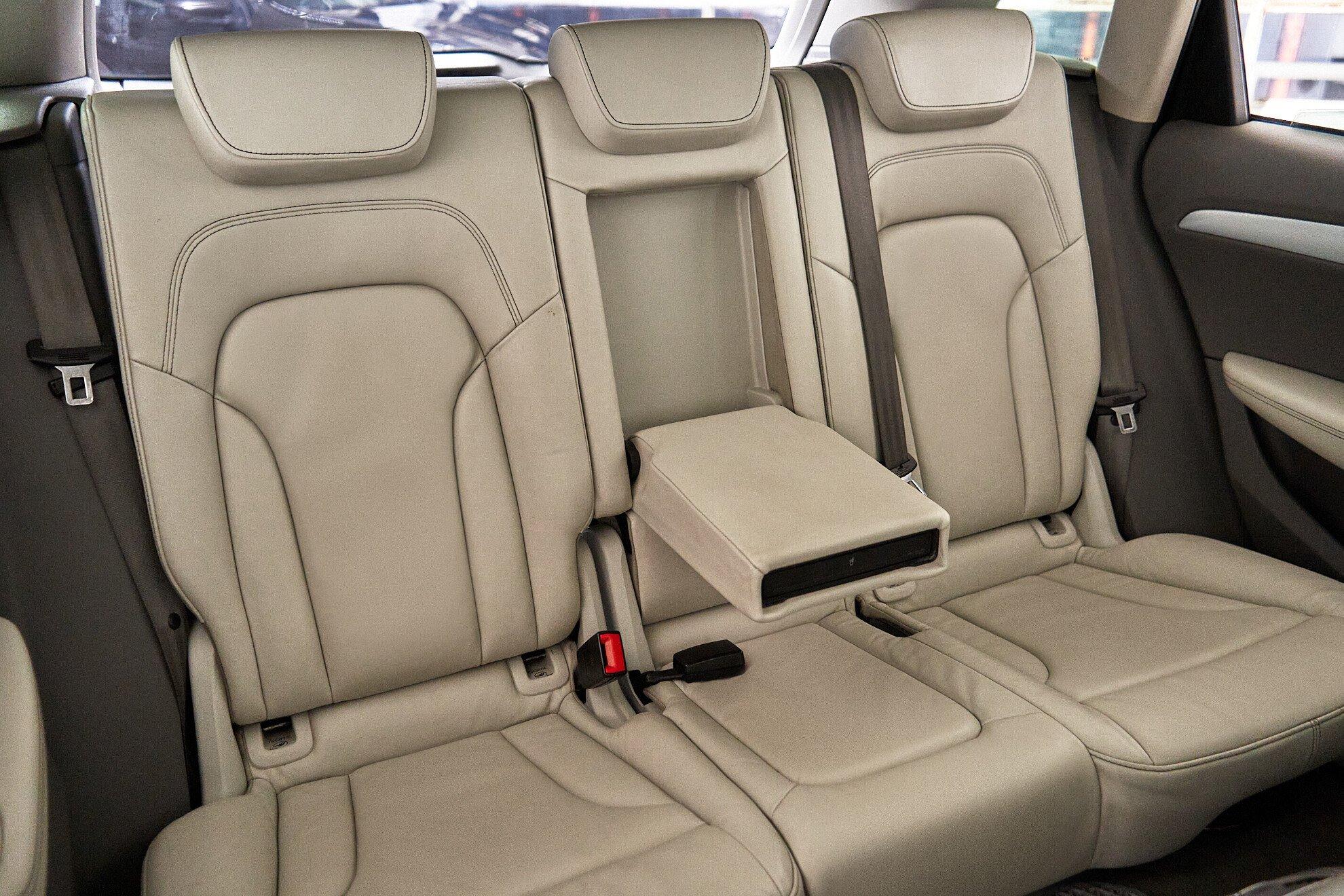 Audi Q5 2011, серый