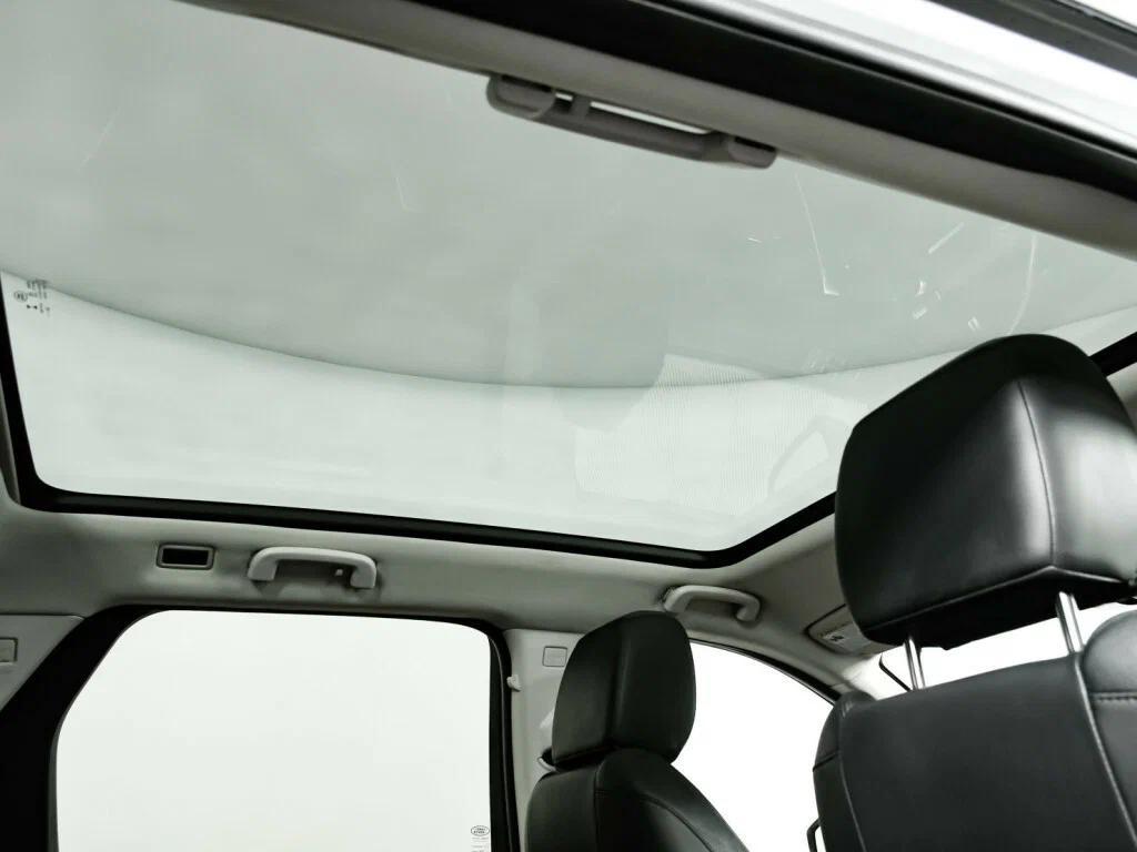 Land Rover Discovery Sport 2020, белый