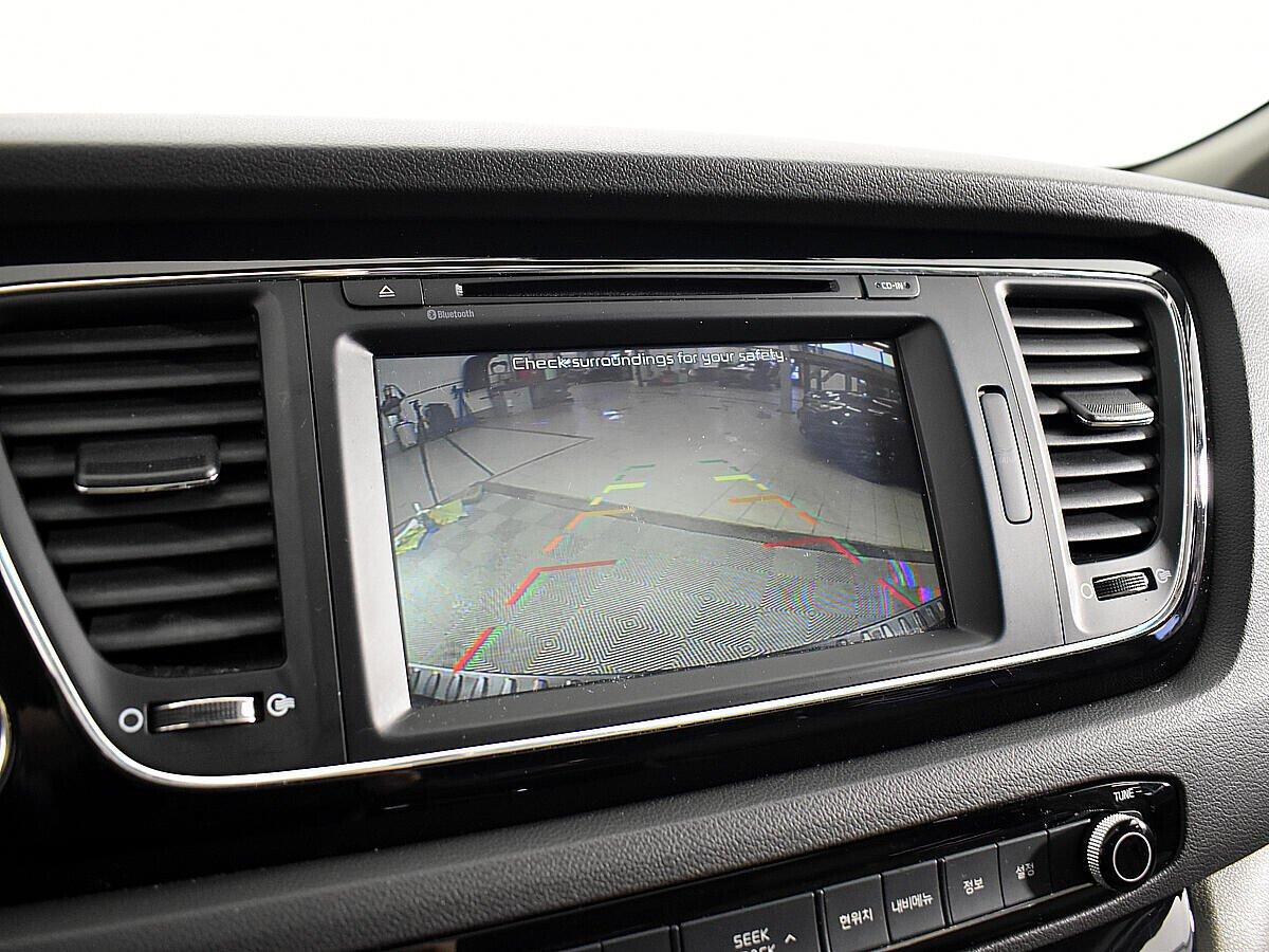 Kia Carnival 2016, черный