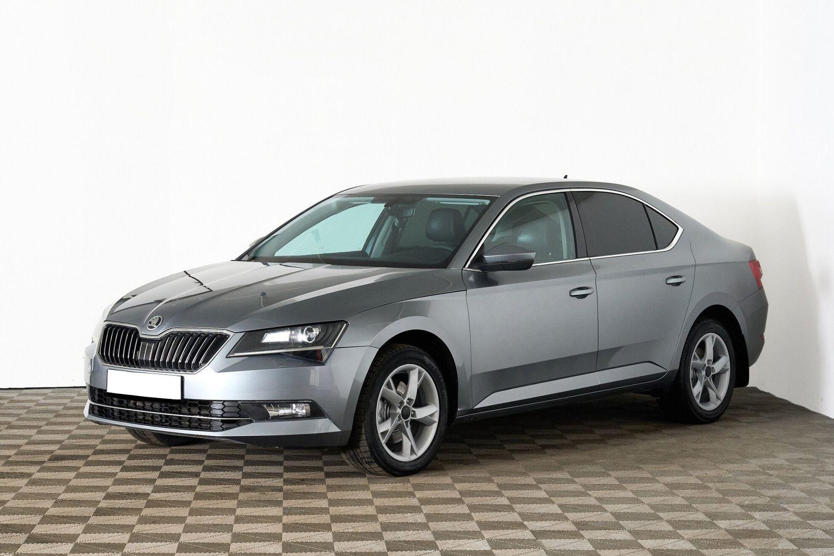 Skoda Superb 2015, серый