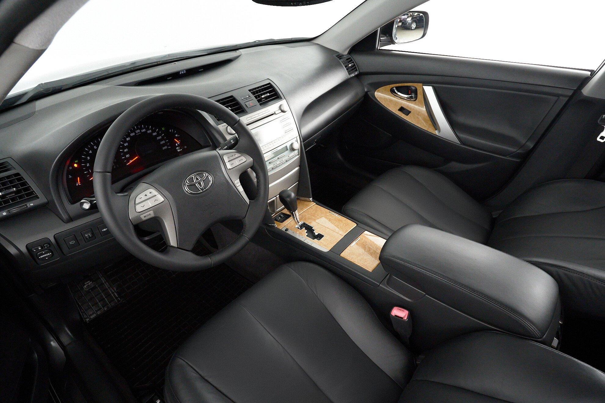 Toyota Camry 2008, серый