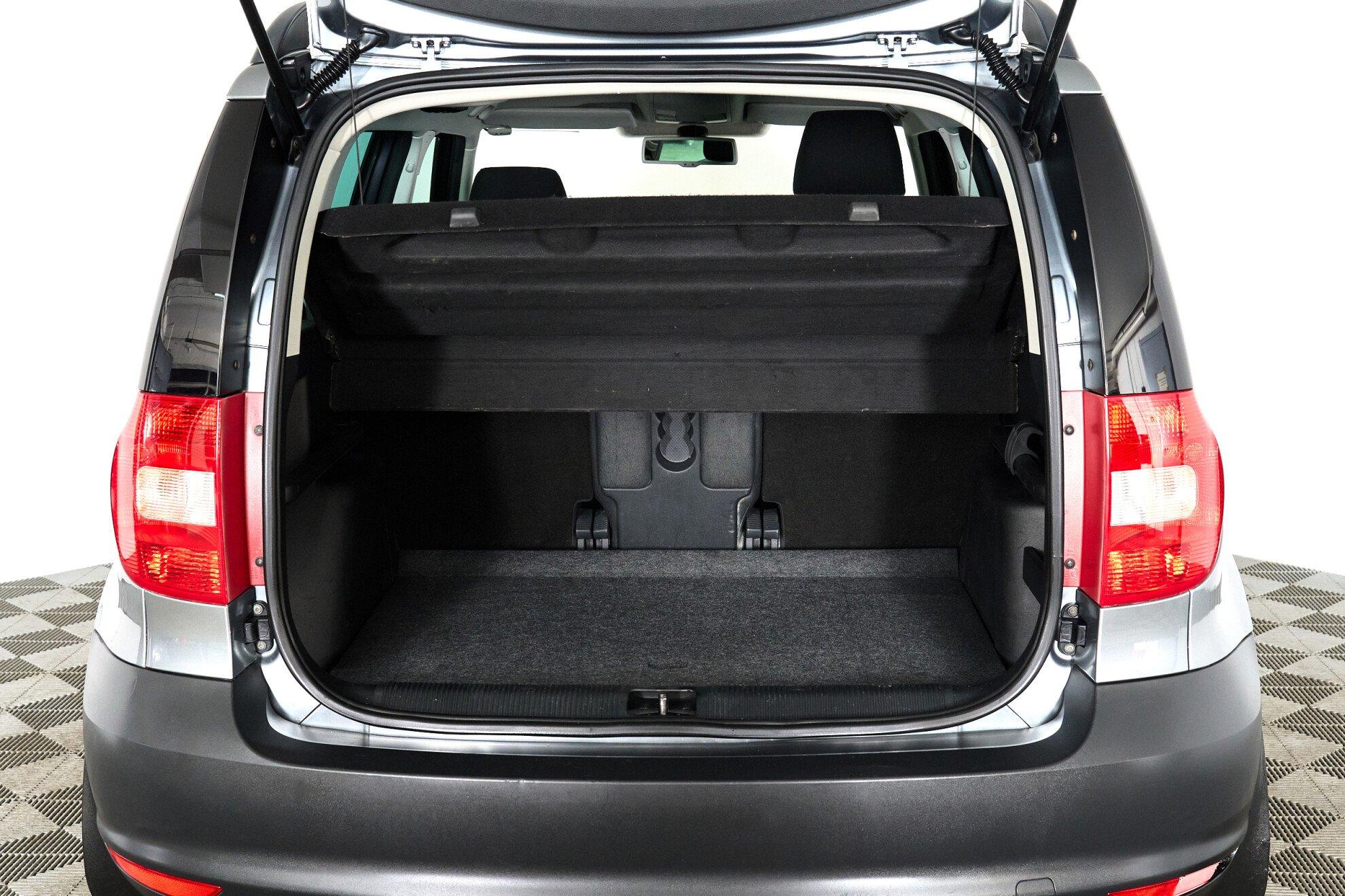 Skoda Yeti 2013, серый
