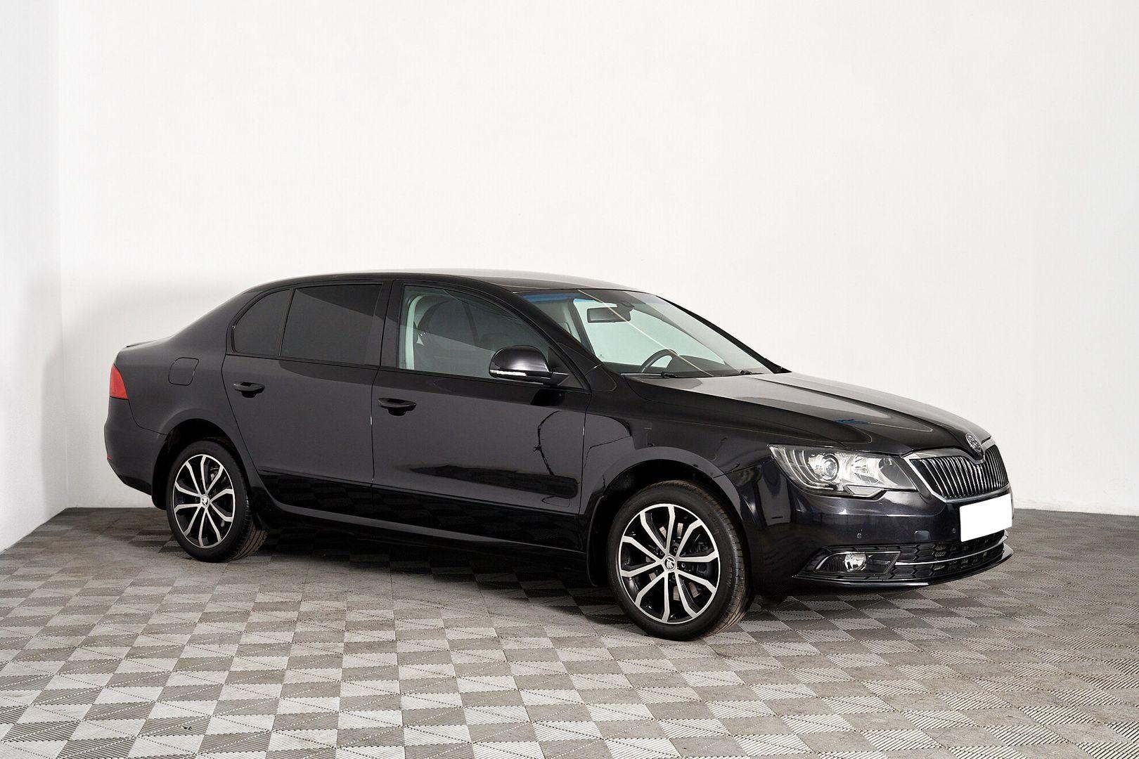 Skoda Superb 2015, черный
