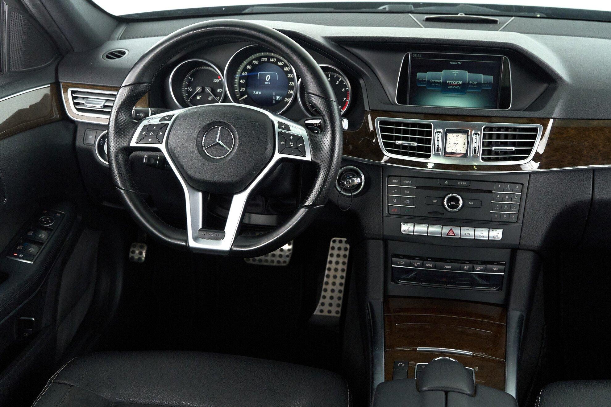 Mercedes-Benz E-Класс 2015, черный