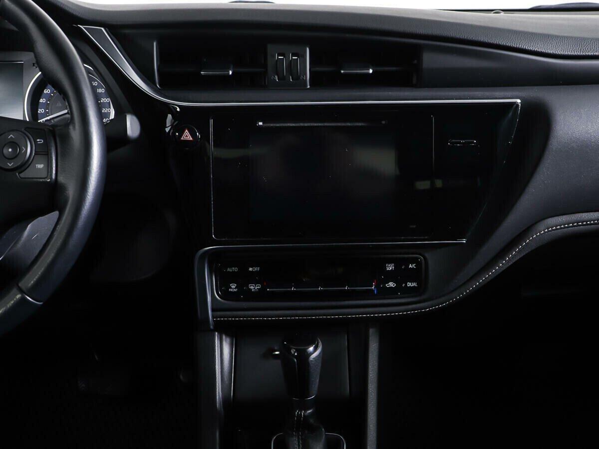 Toyota Corolla 2018, серый