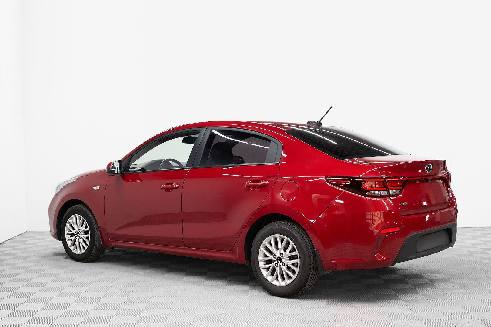 Kia Rio 2019, красный