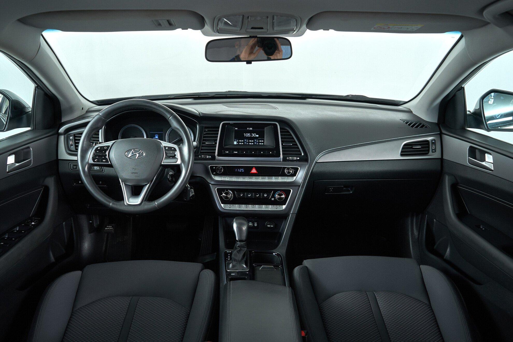 Hyundai Sonata 2019, черный