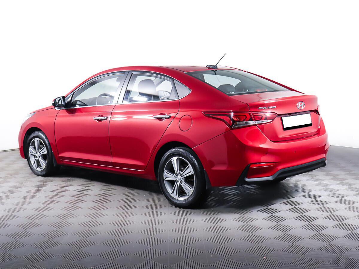 Hyundai Solaris 2018, красный