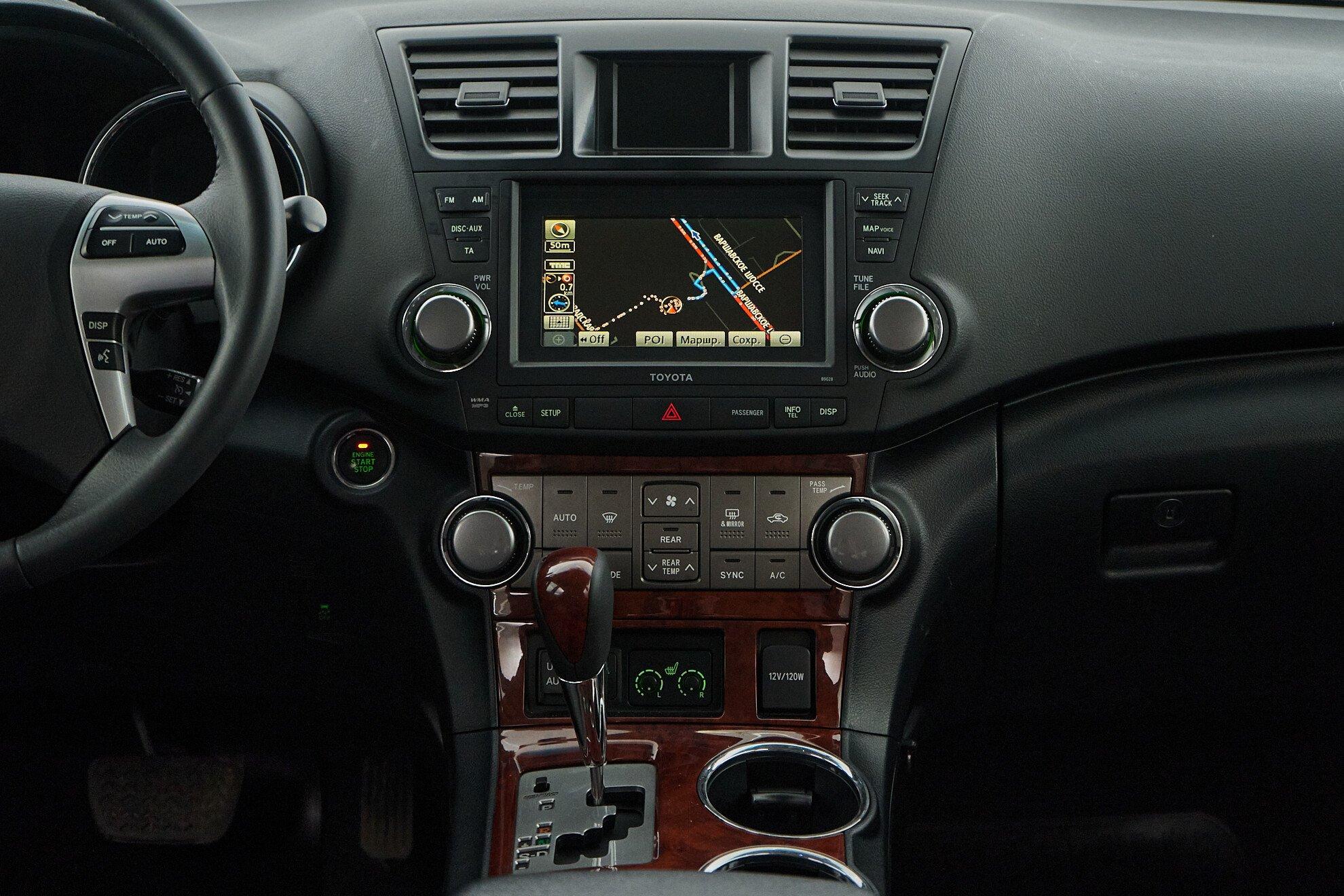 Toyota Highlander 2011, черный