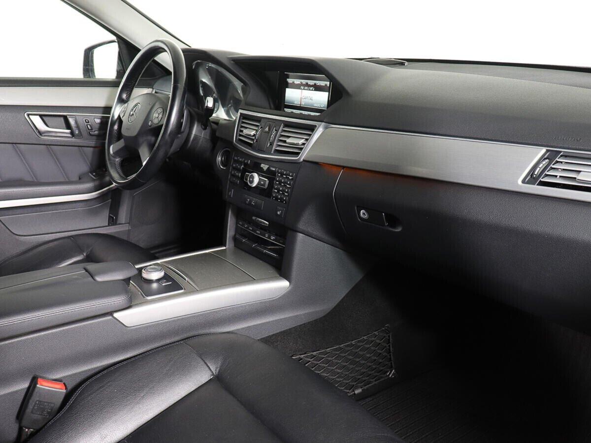 Mercedes-Benz E-Класс 2013, коричневый
