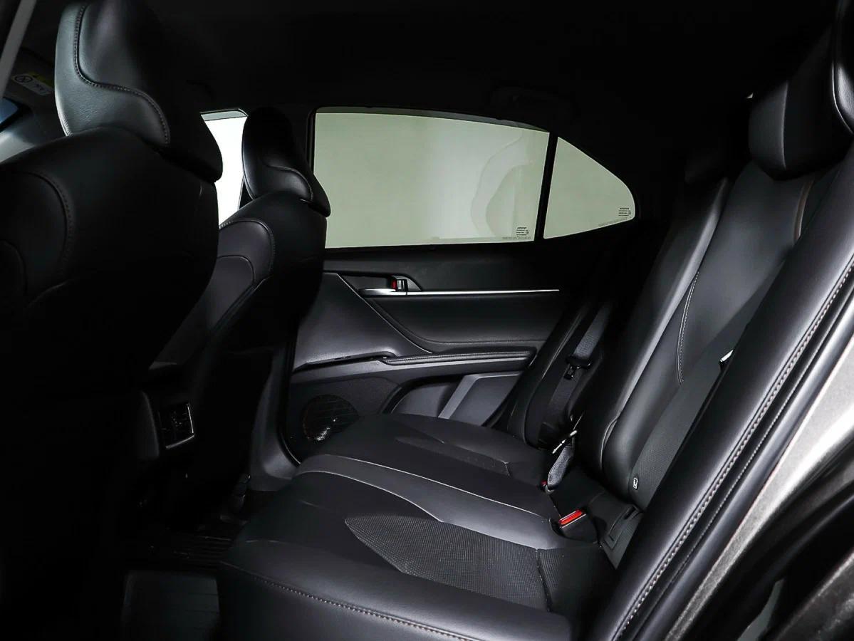 Toyota Camry 2019, коричневый