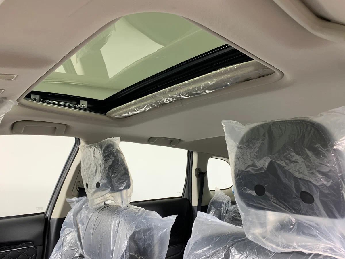 Mitsubishi Outlander 2022, белый