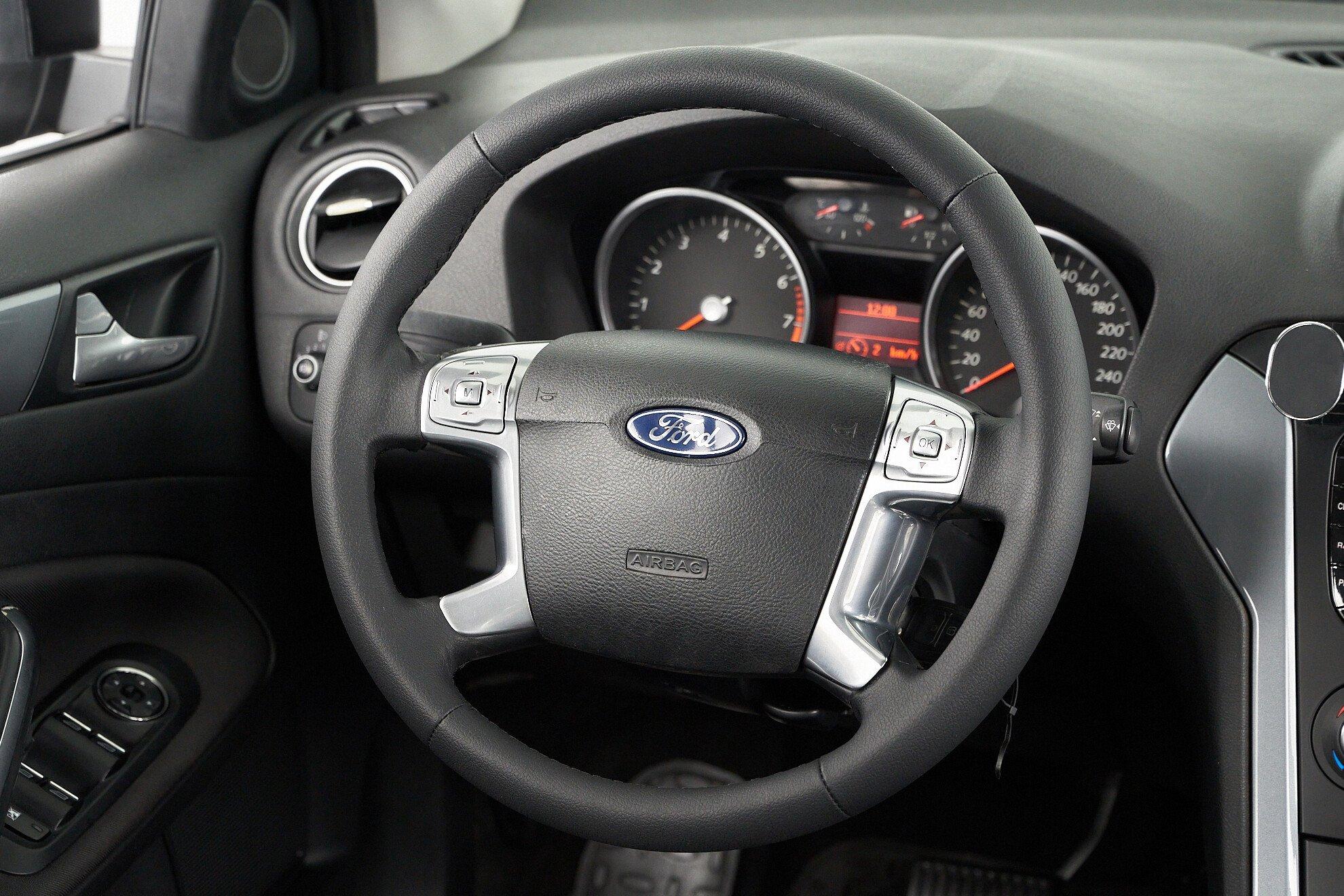 Ford Mondeo 2011, черный